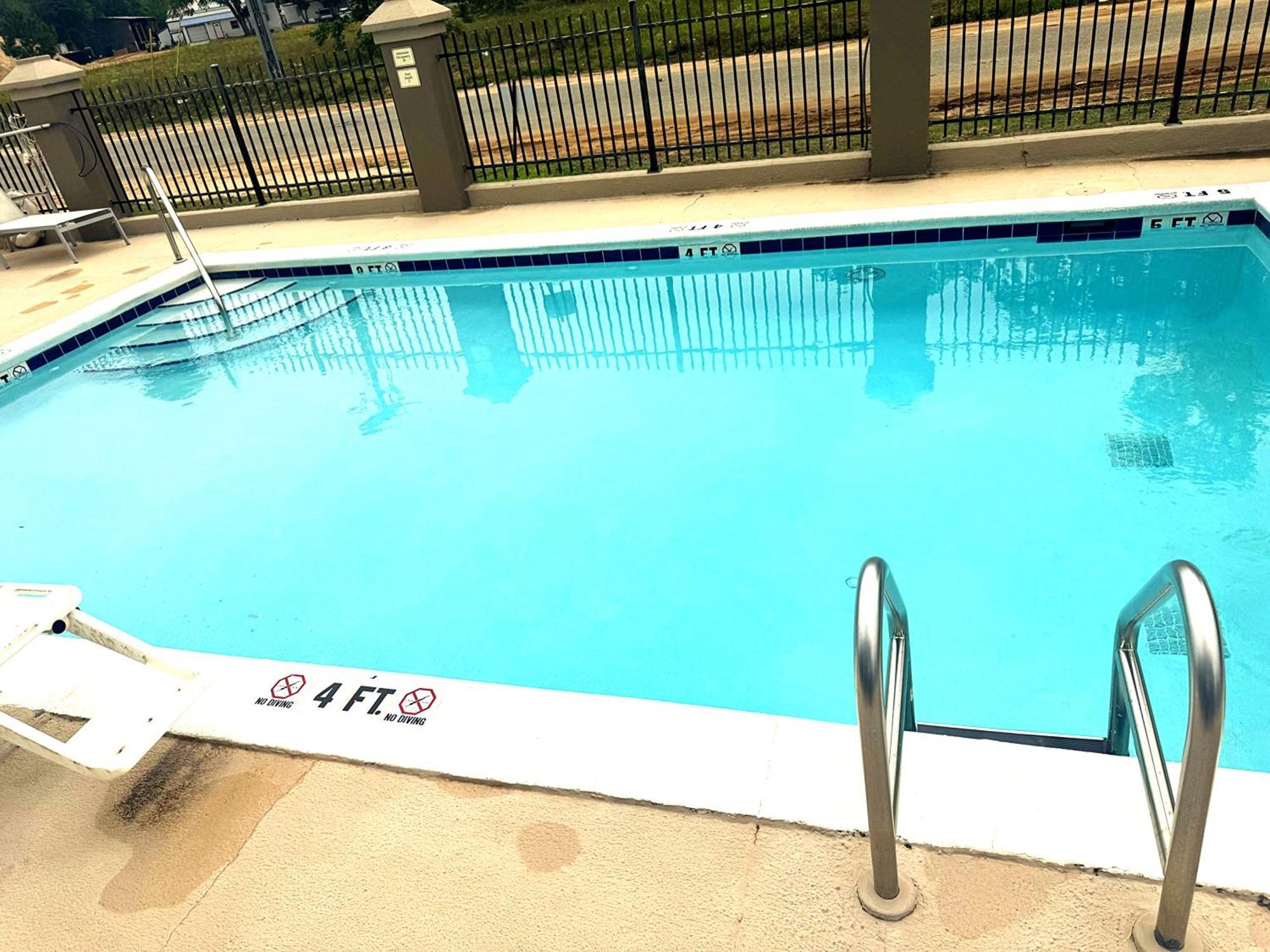 Country Inn & Suites By Radisson, Midway - Tallahassee West Dış mekan fotoğraf